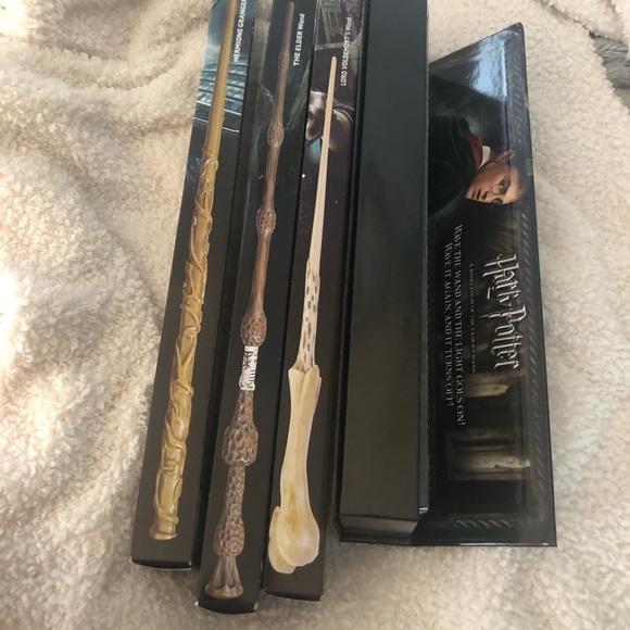 NIB Harry Potter collectors Wands - Picture 5 of 13